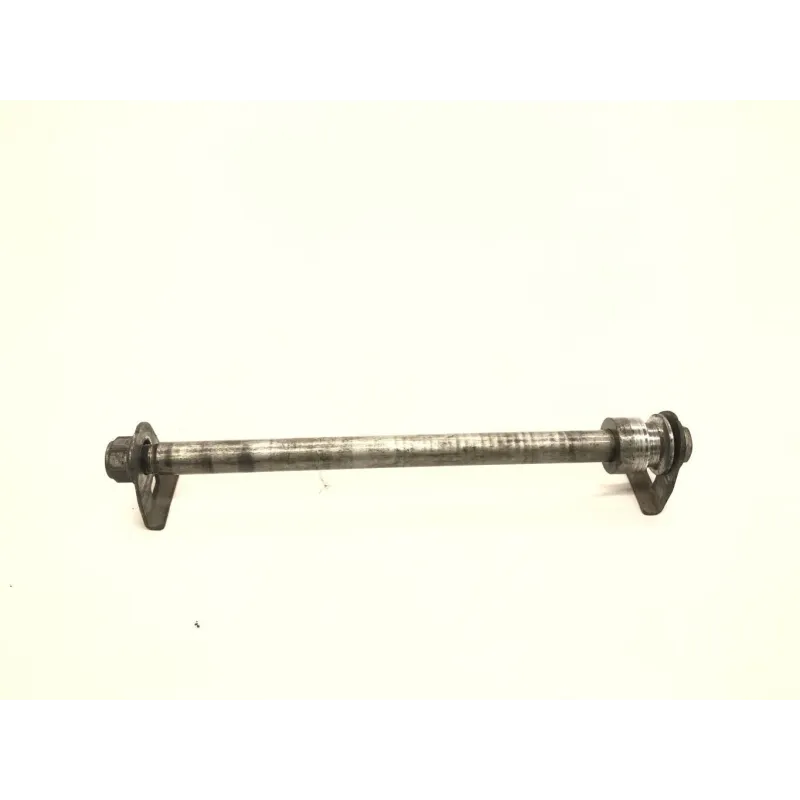 Axe de roue arriere SUZUKI GSF 600 1995-1999 BANDIT
