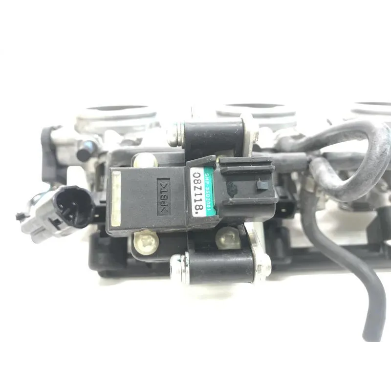 Rampe d'injection TRIUMPH STREET TRIPLE R 675 2011-2012