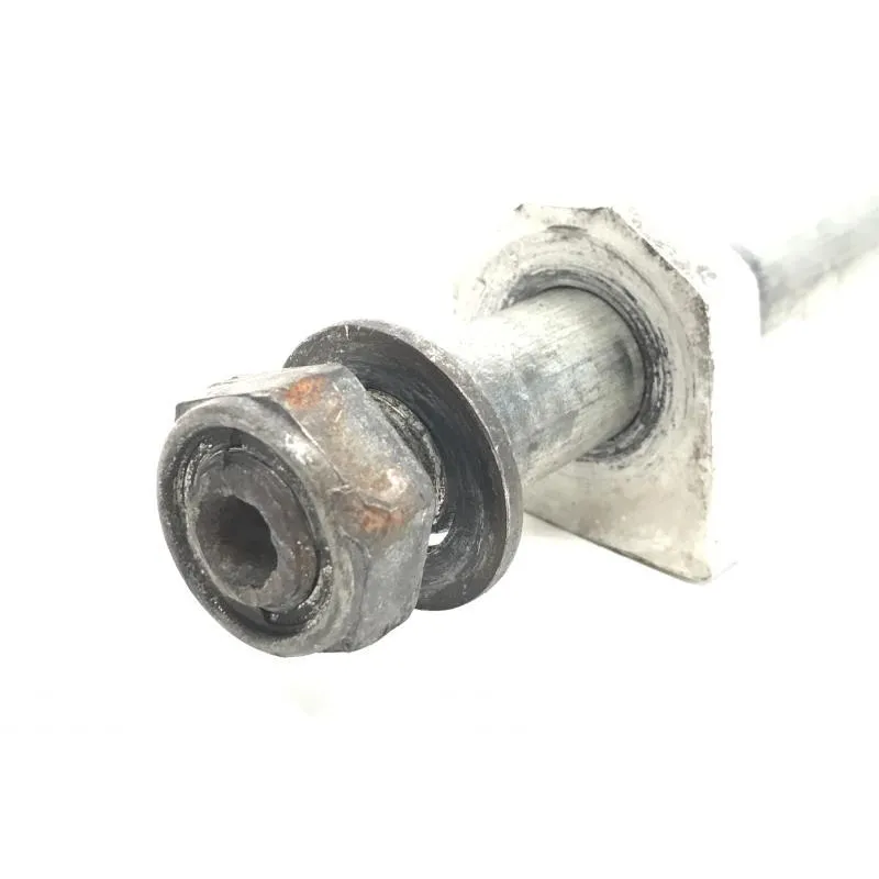 Axe de roue arriere TRIUMPH DAYTONA 675 2006-2008
