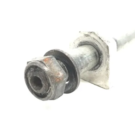 Axe de roue arriere TRIUMPH DAYTONA 675 2006-2008