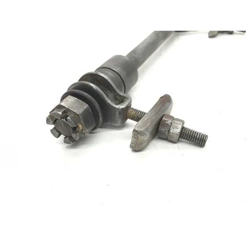 Axe de roue arriere KAWASAKI KE 125 1976-1985