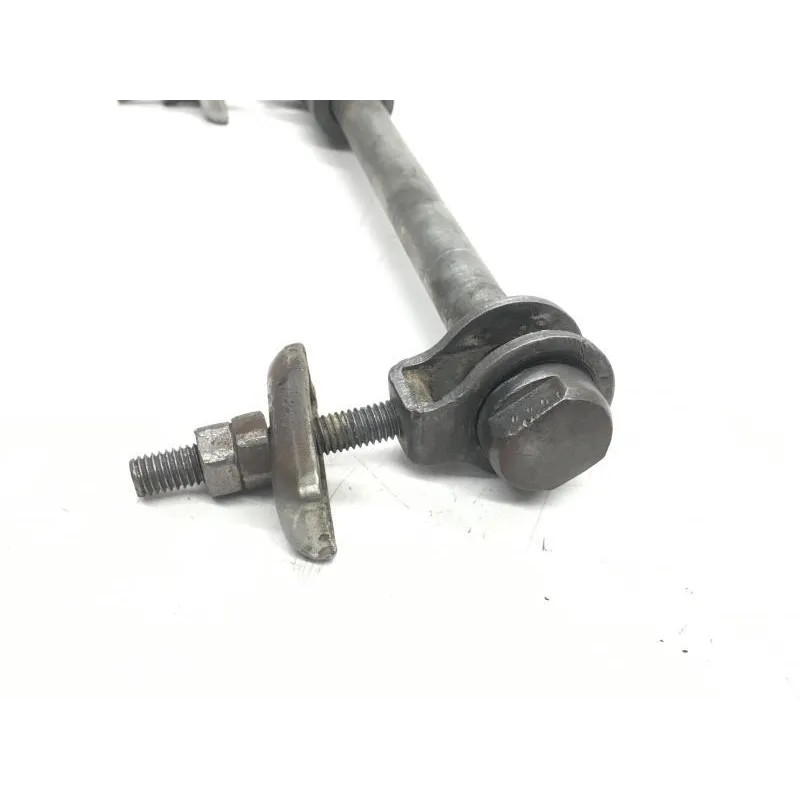 Axe de roue arriere KAWASAKI KE 125 1976-1985