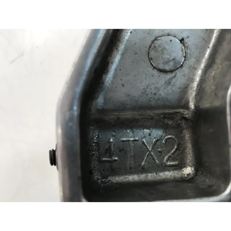 Platine et repose pieds arriere droit YAMAHA TDM 850 1996-2001