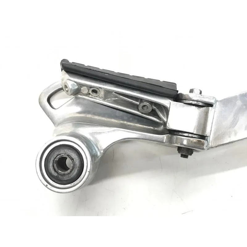 Platine et repose pieds arriere droit YAMAHA TDM 850 1996-2001