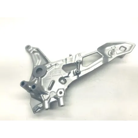 Platine avant droite BMW F 900 R 2020-2023