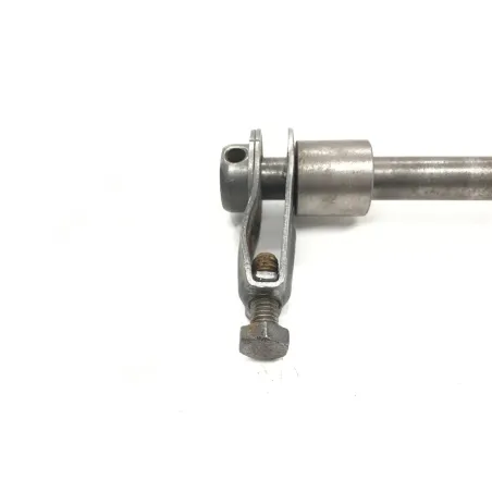 Axe de roue arriere YAMAHA DT F 125 1975-1976