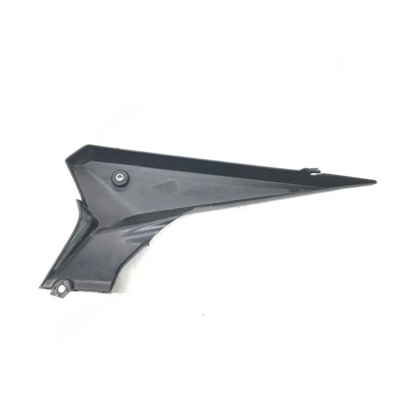 Cache carenage sous selle droit YAMAHA XJ6 N 600 2011-2015
