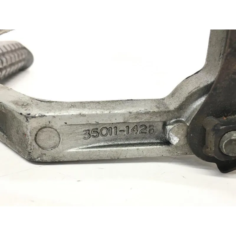 Platine et repose pieds arriere droit KAWASAKI ZX 10 1000 1988-1990 TOMCAT