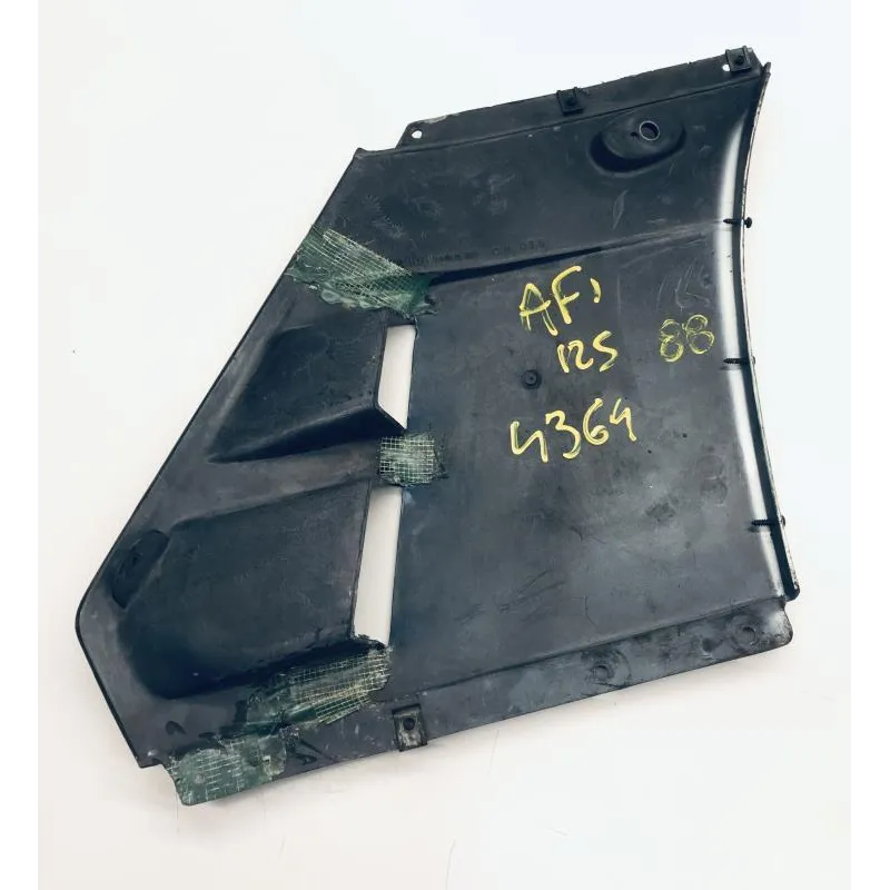 Cache flanc de carenage gauche APRILIA AF1 125 1988 PROJECT 108