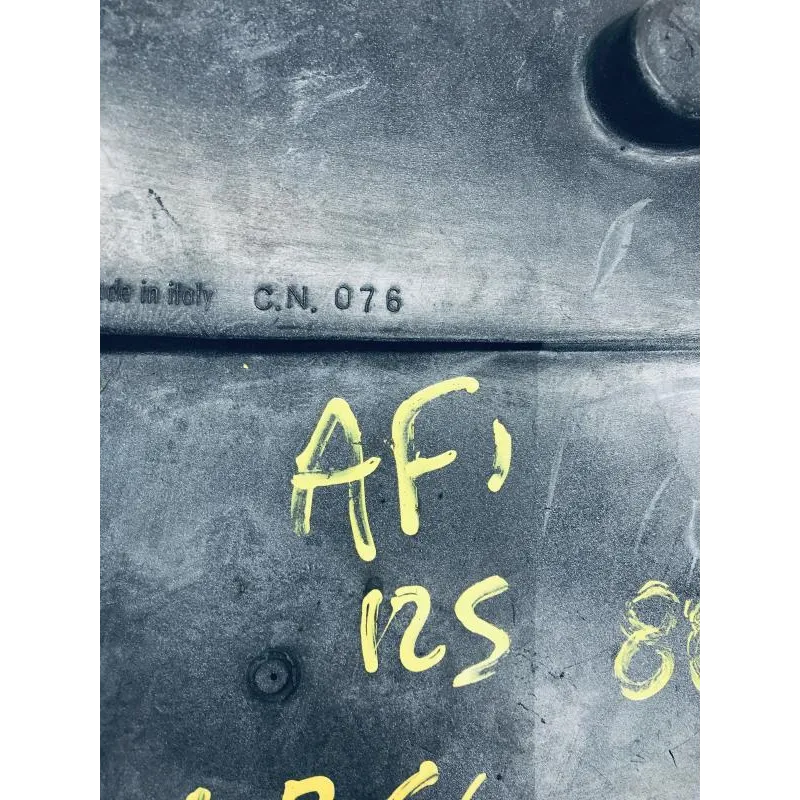 Cache flanc de carenage gauche APRILIA AF1 125 1988 PROJECT 108