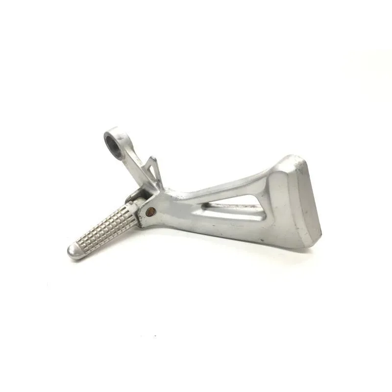 Platine et repose pieds arriere droit SUZUKI SV 650 S 1999-2002