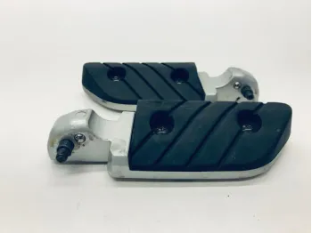 Repose pieds arriere droit gauche YAMAHA VP 125 2008-2012 XCITY