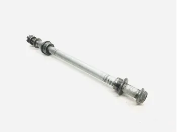 Axe de roue arriere KAWASAKI Z 750 2004-2006