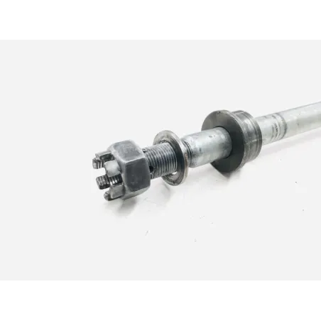 Axe de roue arriere KAWASAKI Z 750 2004-2006
