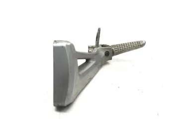 Platine et repose pieds arriere gauche SUZUKI SV 650 S 1999-2002