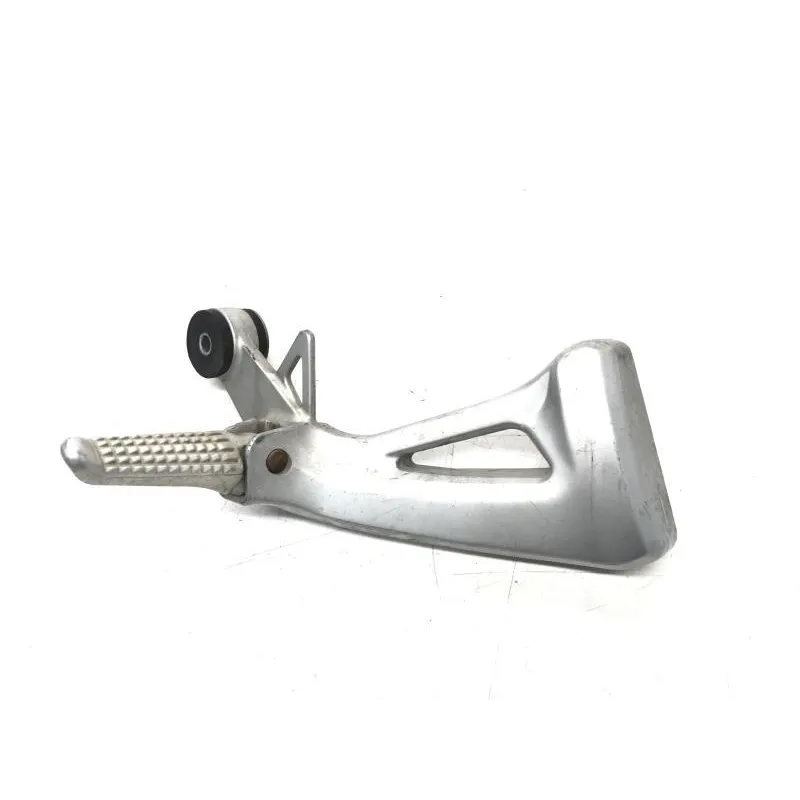 Platine et repose pieds arriere droit SUZUKI SV 650 S 1999-2002