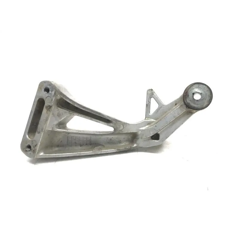 Platine et repose pieds arriere droit SUZUKI SV 650 S 1999-2002