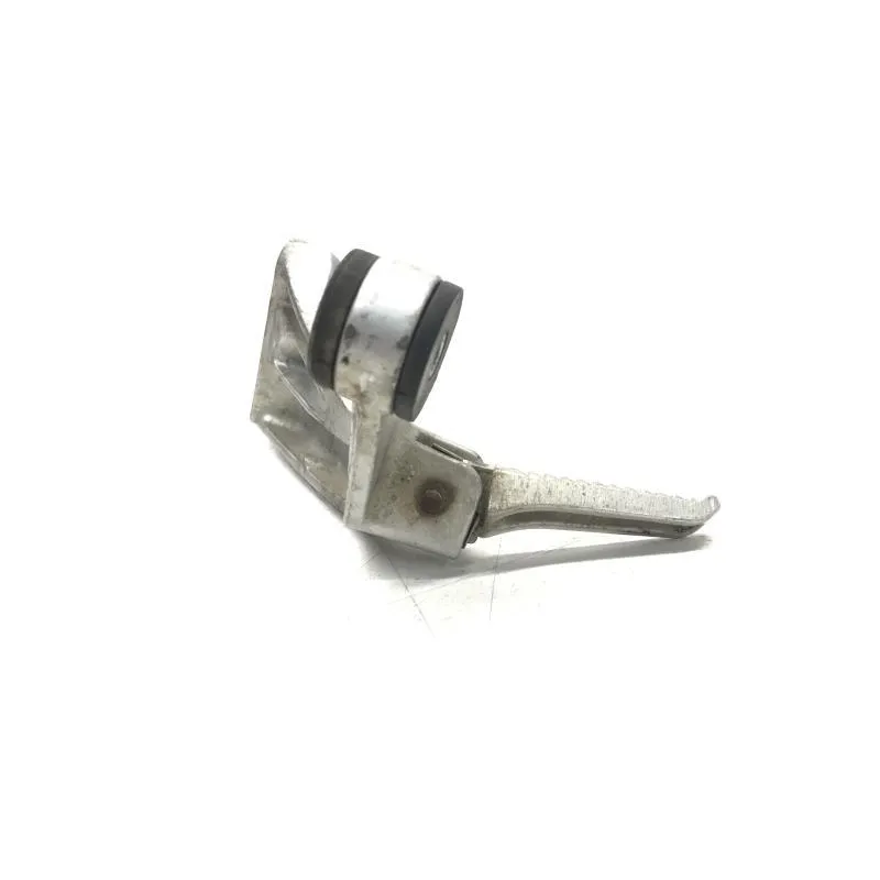 Platine et repose pieds arriere droit SUZUKI SV 650 S 1999-2002