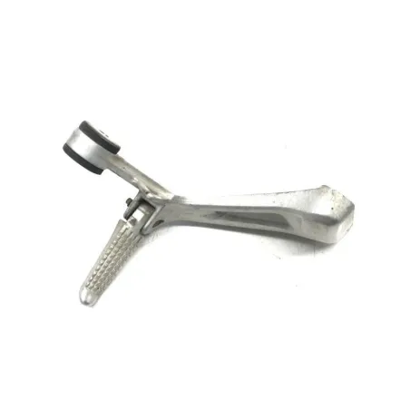 Platine et repose pieds arriere droit SUZUKI SV 650 S 1999-2002