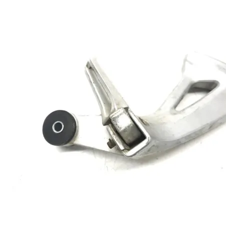 Platine et repose pieds arriere droit SUZUKI SV 650 S 1999-2002