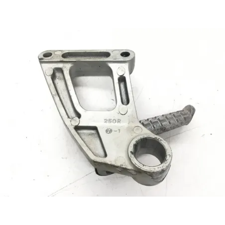 Platine et repose pieds arriere droit KAWASAKI ZZR 600 1993-1998