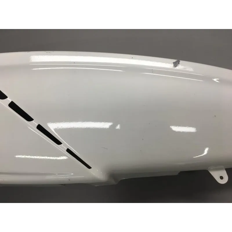 Cache carenage coque arriere gauche GILERA GP 800 2007-2011