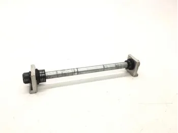 Axe de roue arriere YAMAHA YZF 125 R 2008-2013