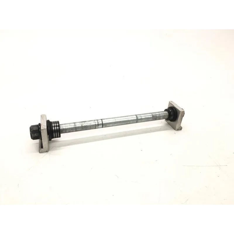 Axe de roue arriere YAMAHA YZF 125 R 2008-2013