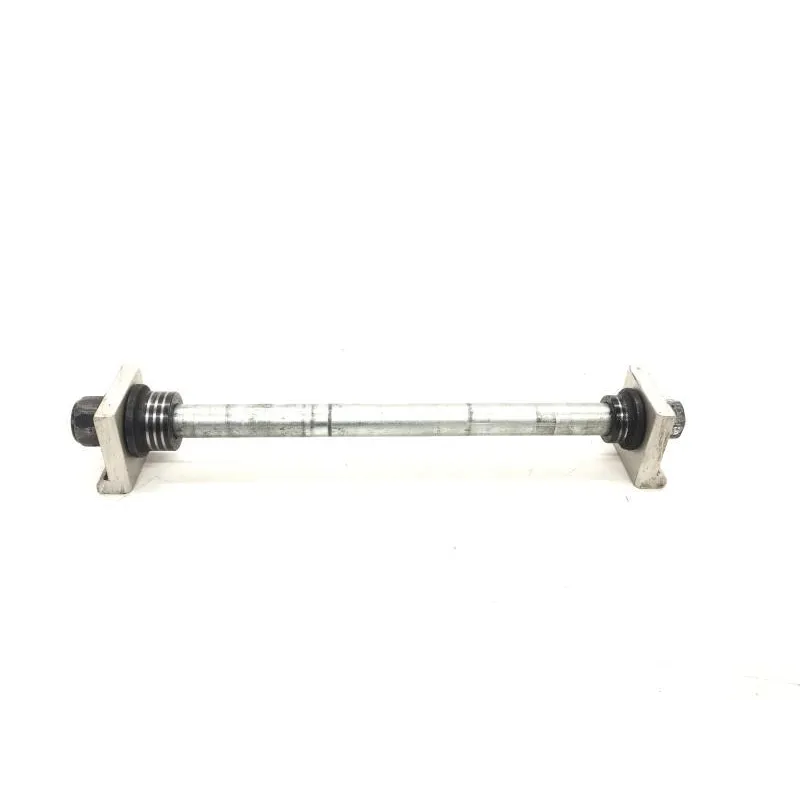 Axe de roue arriere YAMAHA YZF 125 R 2008-2013