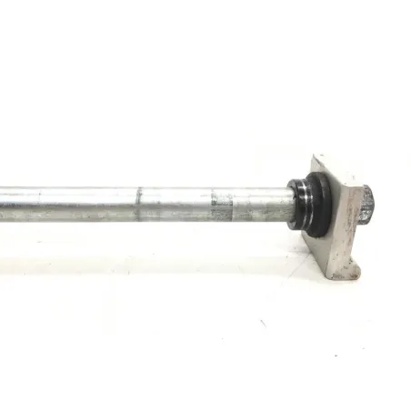 Axe de roue arriere YAMAHA YZF 125 R 2008-2013