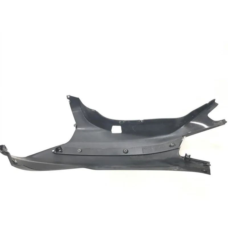 Cache carenage coque arriere gauche PIAGGIO X8 125 2004-2007
