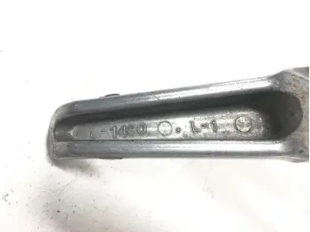 Platine et repose pieds arriere gauche KAWASAKI ZX10 R 1000 2004-2005 NINJA