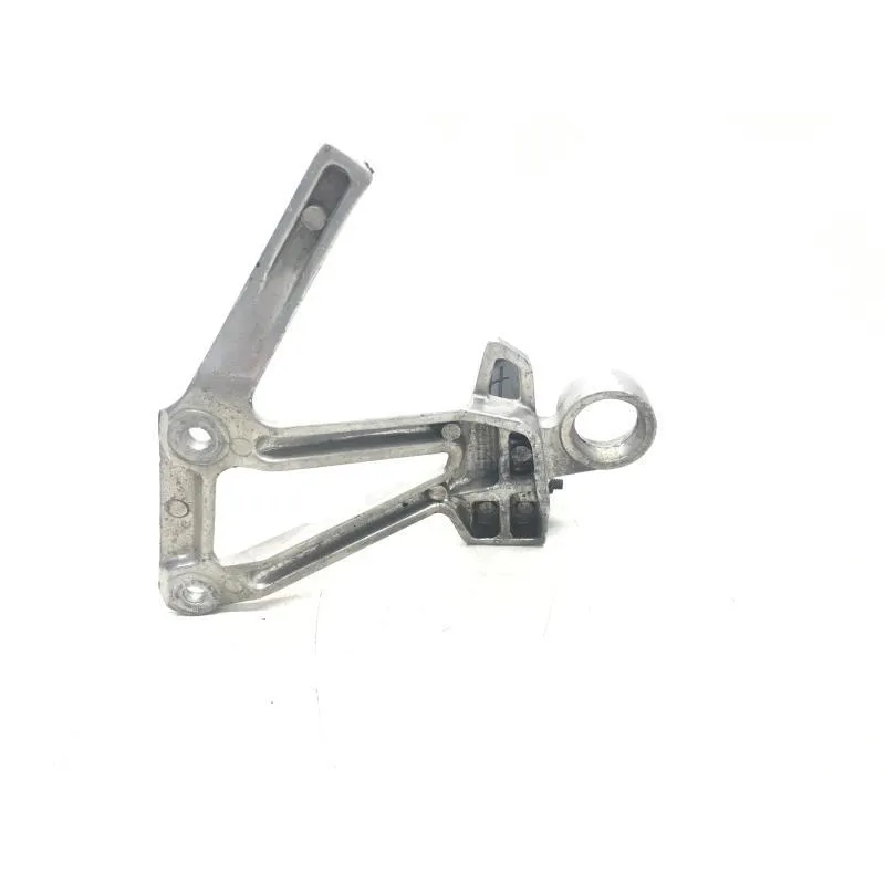 Platine et repose pieds arriere droit YAMAHA FZS 600 2002-2003 FAZER