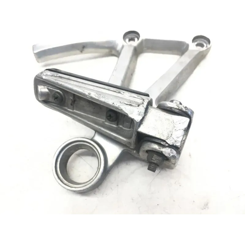 Platine et repose pieds arriere droit YAMAHA FZS 600 2002-2003 FAZER