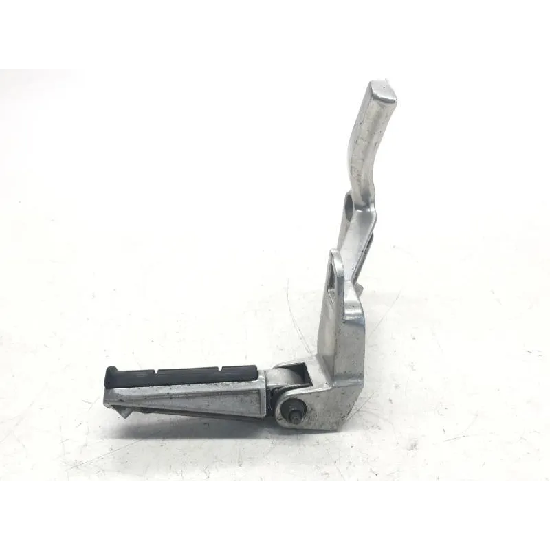 Platine et repose pieds arriere gauche YAMAHA FZS 600 2002-2003 FAZER