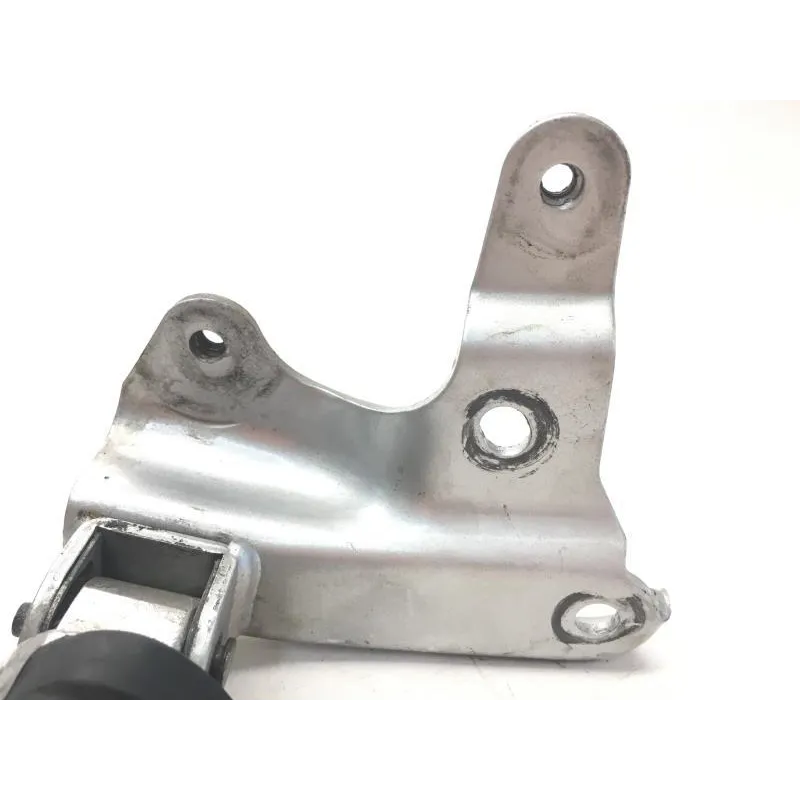 Platine et repose pieds arriere droit YAMAHA XP 500 2001-2003 TMAX