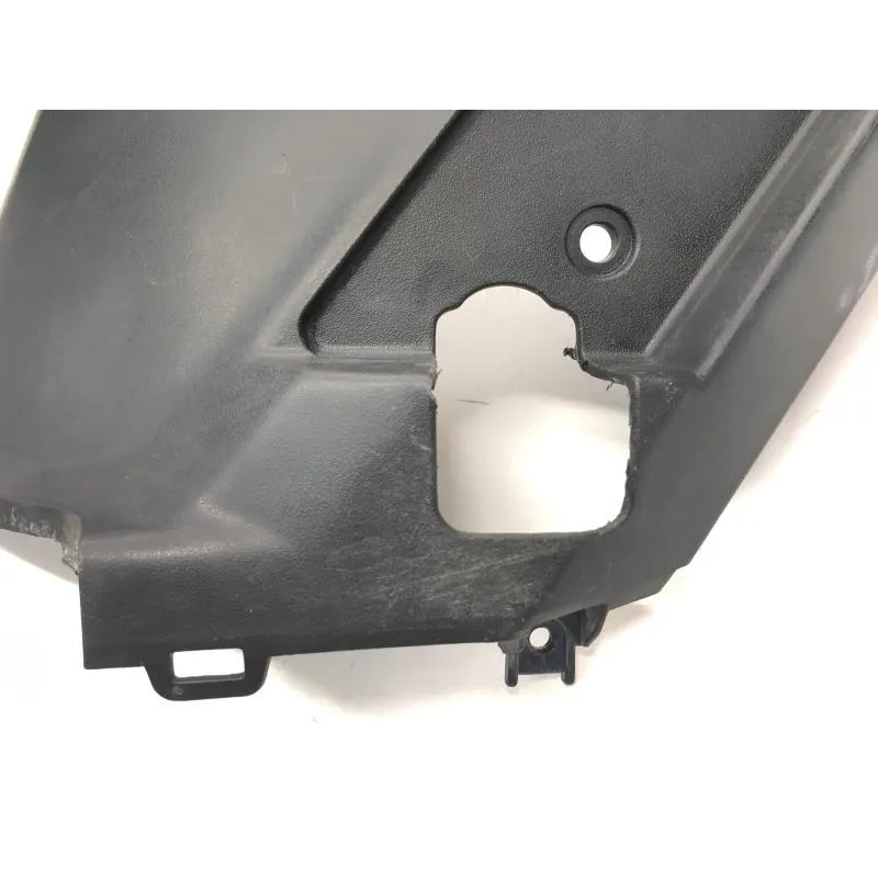 Cache carenage sous selle gauche PEUGEOT KISBEE 50 2018-2020 2T
