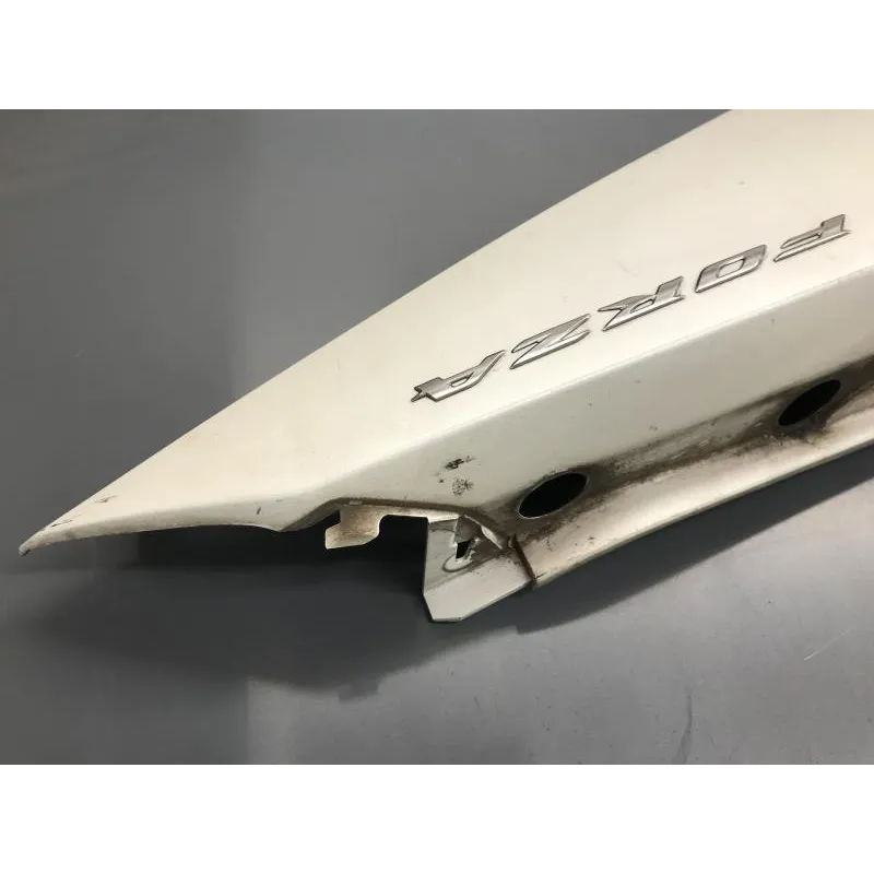 Cache carenage coque arriere gauche HONDA NSS 125 2017-2018 FORZA