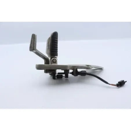 Platine avant droite SUZUKI GSXR 1300 HAYABUSA 2008 - 2010