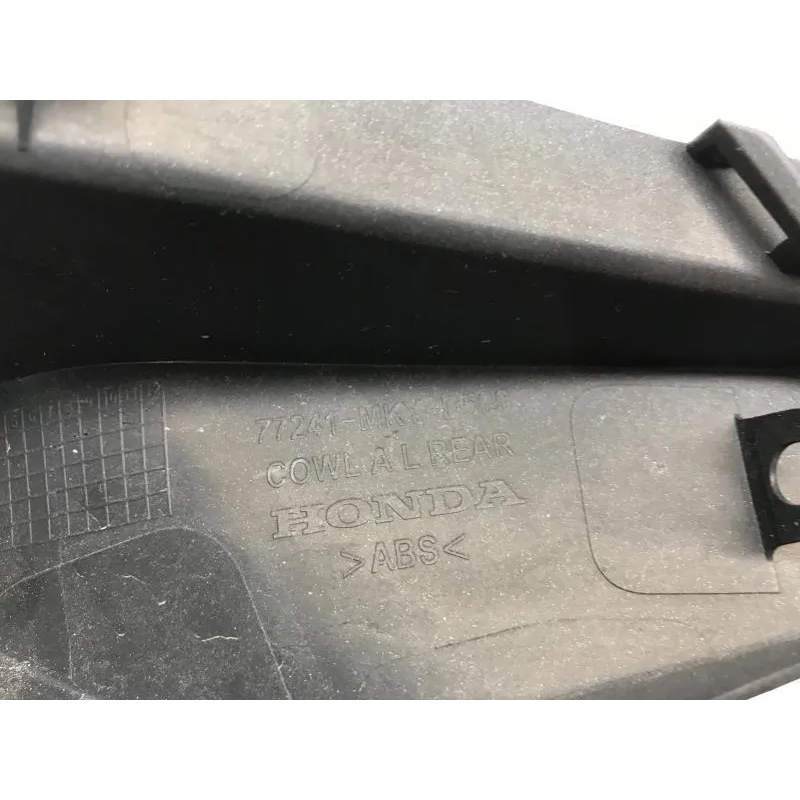 Cache carenage coque arriere gauche HONDA CBR 650 R 2019-2022