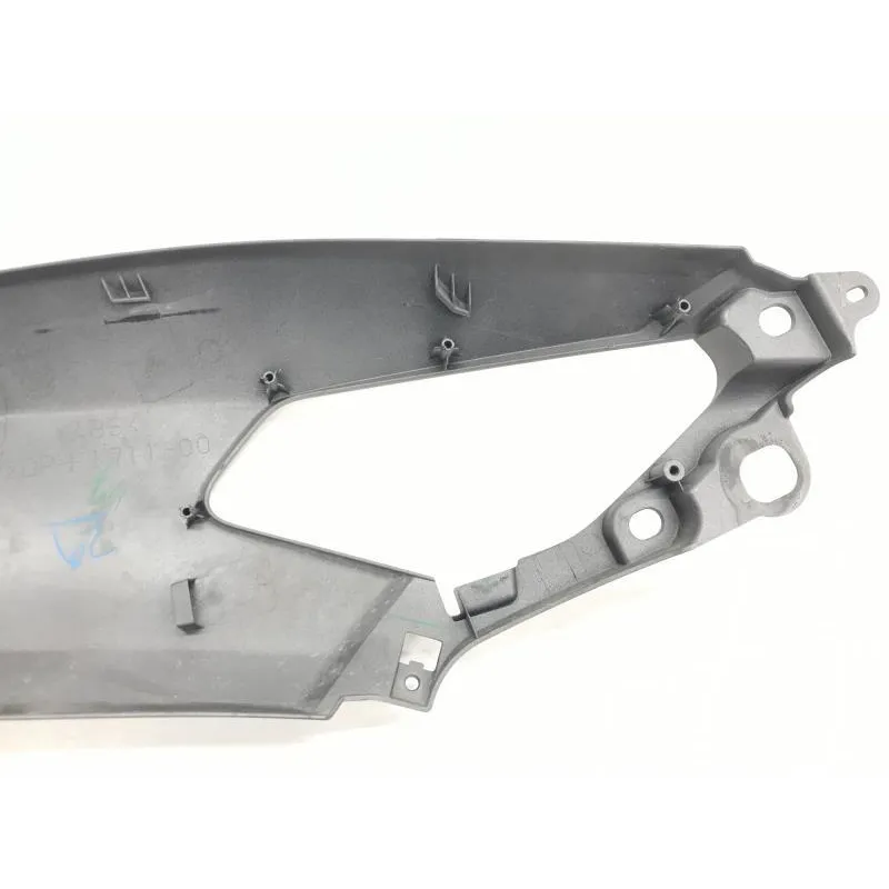 Cache carenage coque arriere gauche YAMAHA GPD 125 2015-2019 NMAX
