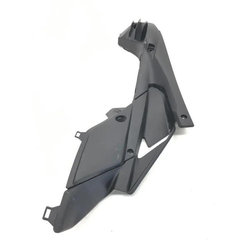 Cache carenage sous selle gauche APRILIA RS 125 2006-2010