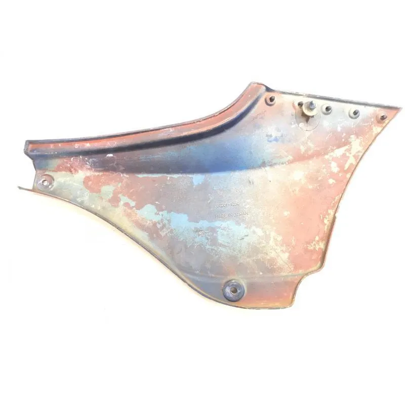 Cache carenage sous selle gauche KAWASAKI GPZ 550 1981-1985