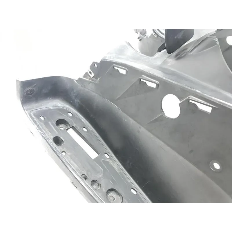Cache carenage centrale marche pieds plancher YAMAHA YPR 125 2010-2013 XMAX
