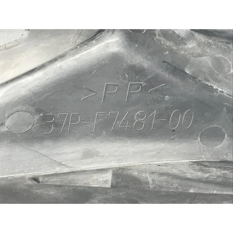 Cache carenage centrale marche pieds plancher YAMAHA YPR 125 2010-2013 XMAX