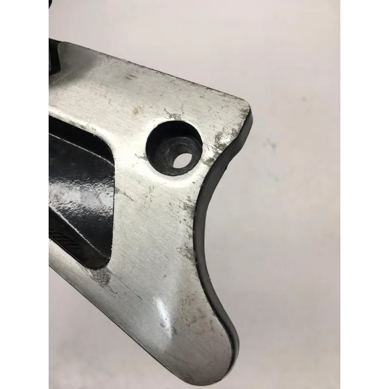 Platine et repose pieds arriere droit YAMAHA VMAX 1200 1985-1992 U.S FULL