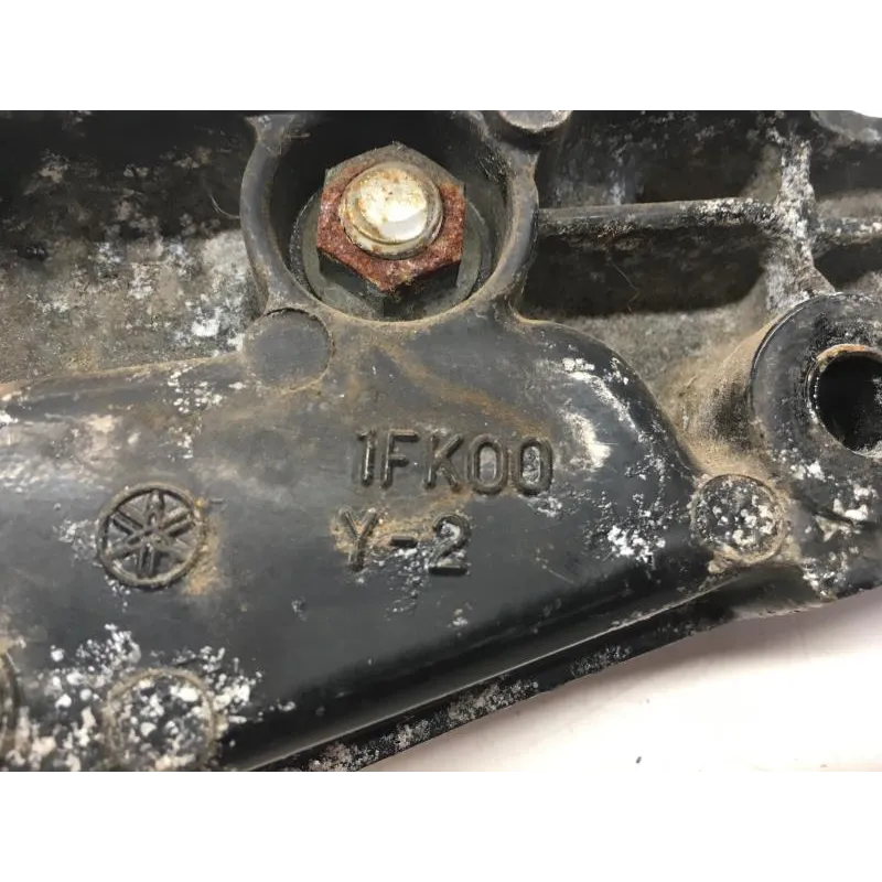 Platine et repose pieds arriere droit YAMAHA VMAX 1200 1986-1992