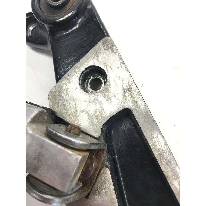 Platine et repose pieds arriere gauche YAMAHA VMAX 1200 1986-1992