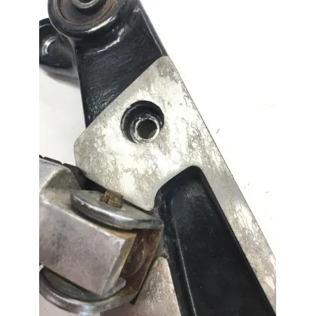 Platine et repose pieds arriere gauche YAMAHA VMAX 1200 1986-1992