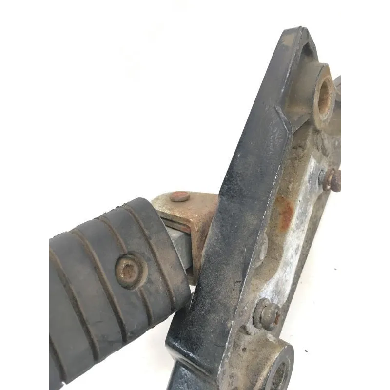 Platine et repose pieds arriere gauche YAMAHA VMAX 1200 1986-1992